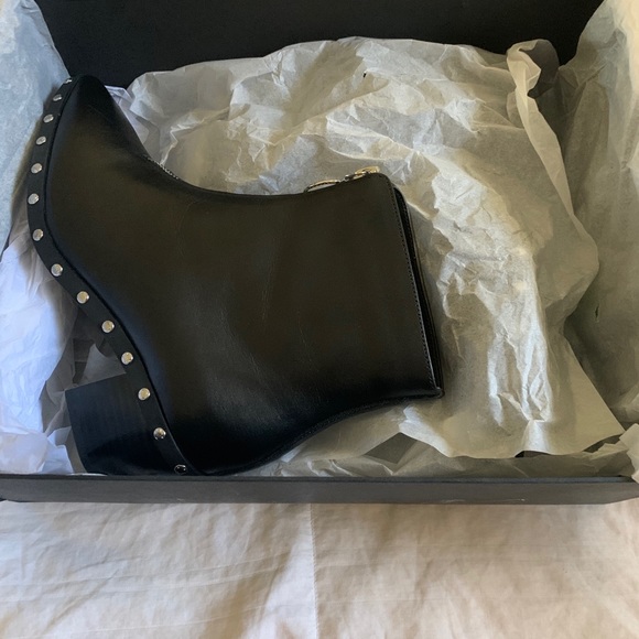Kurt Geiger Sonny Ankle Boot - Picture 9 of 14